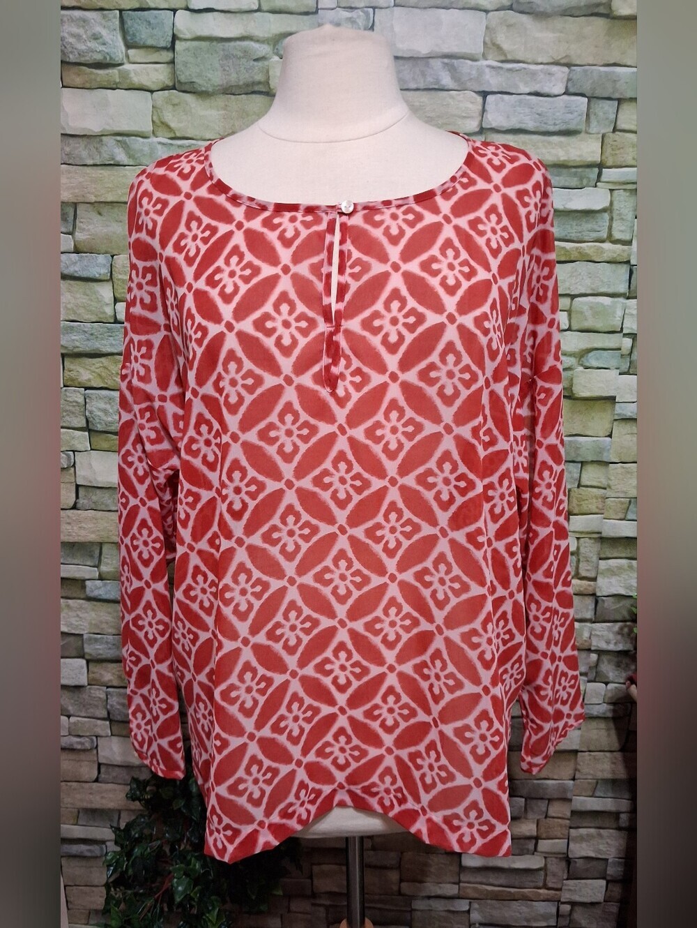 Old Navy Coral White Geometric Long-Sleeve Blouse